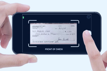 How To Smoothly Deposit Checks From Your Smartphone